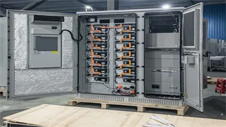 Uwb communication base station flywheel energy storage