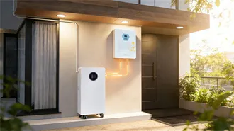 More than 700 watts of solar panels