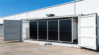 How long does the photovoltaic panel manufacturer guarantee quality 
