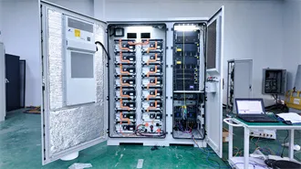 Integrated energy storage battery assembly