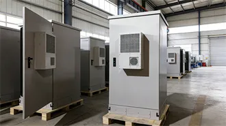 Twitching solar power station solves energy storage
