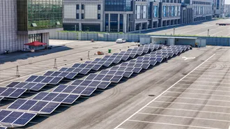 How many kilowatt-hours of electricity can a 40-foot outdoor energy storage container hold at most