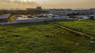 Solar aluminum acid battery life