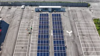 Photovoltaic glass edge cleaning